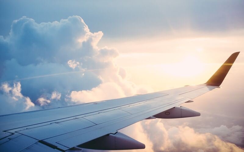 Aircraft and airport transfer connection in Sydney